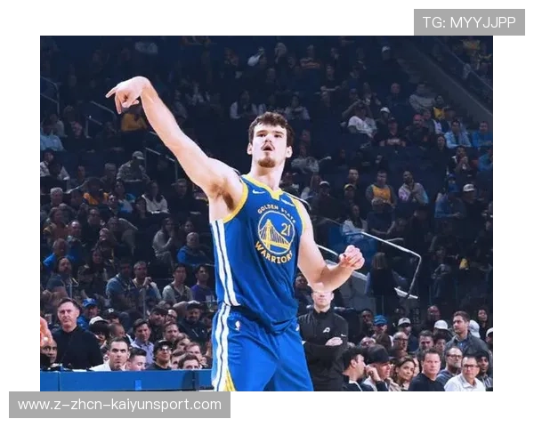 勇士击败太阳，穆迪展现多面手实力，穆迪 勇士